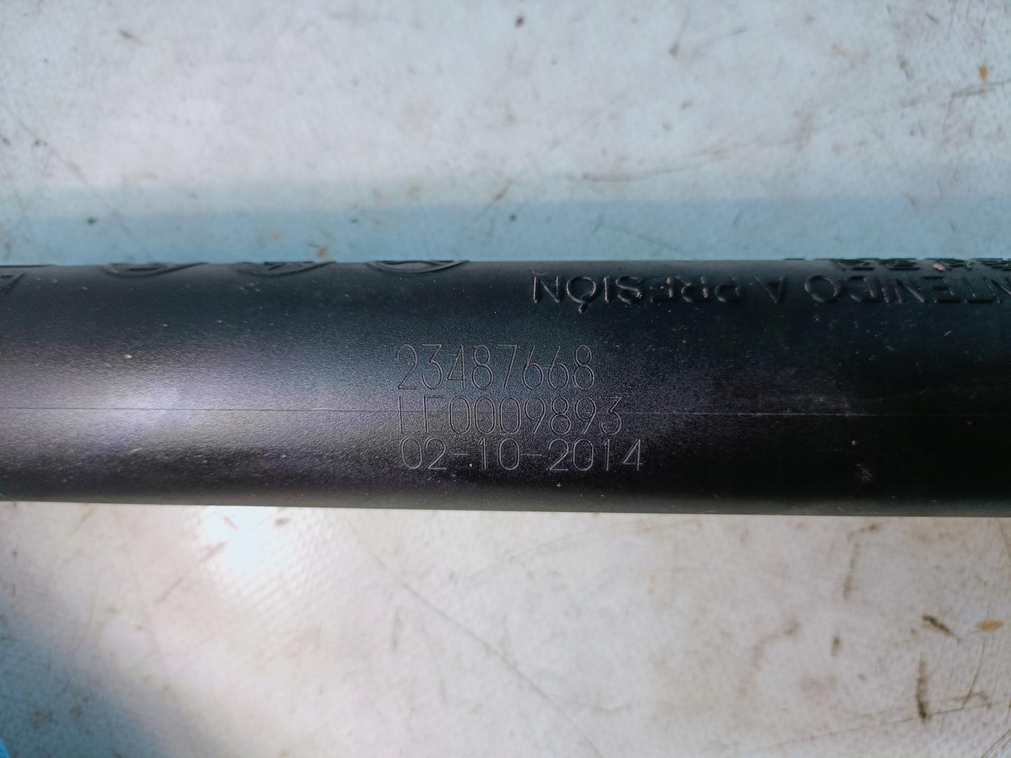 CADILLAC ESCALADE IV 15- right original damper bonnet 23487668