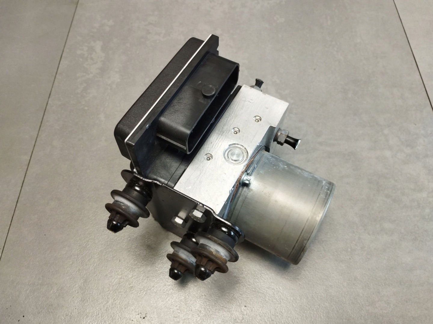 Audi A5 Sportback 8TA pump ABS control unit 8K0907379CP