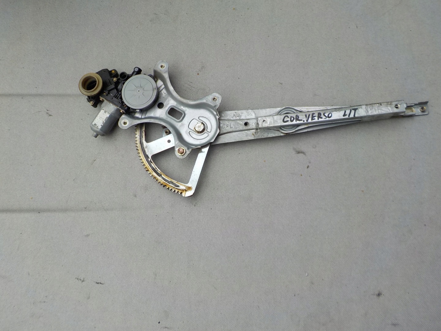 window regulator left rear part toyota corolla verso II 2005r