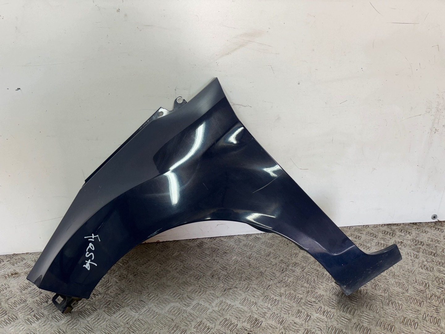 fender front front left FORD FIESTA MK7