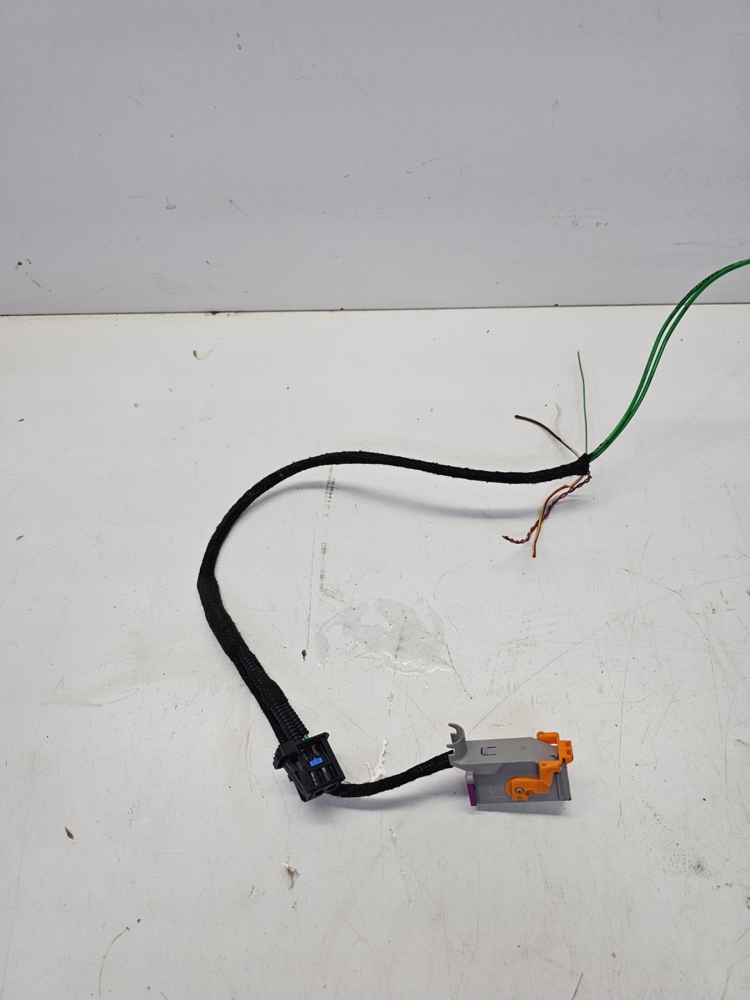 KABEL SWIATLOWOD AUDI A4 A5 A6 A7 Q5 4E0973702