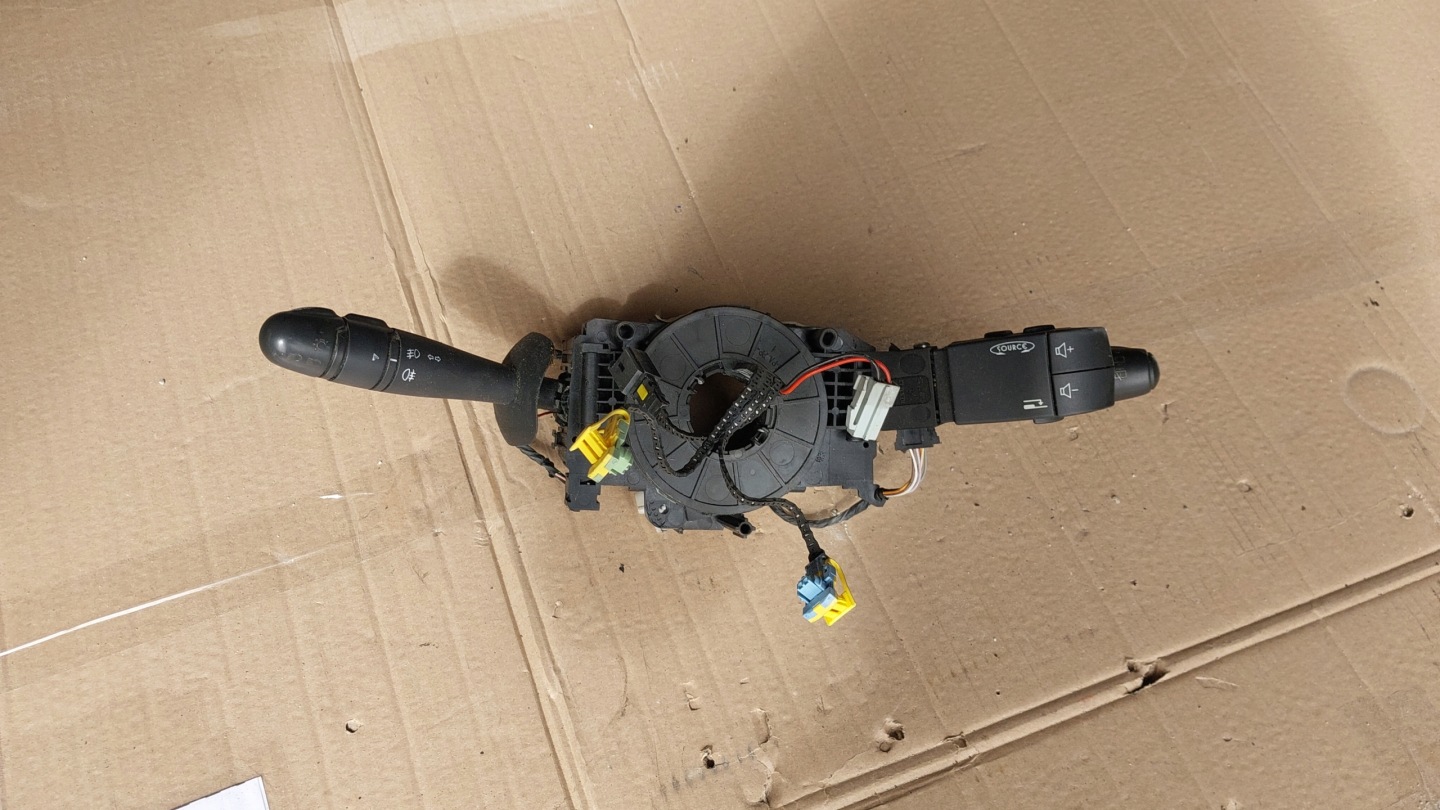 RENAULT ESPACE IV LAGUNA II control steering wheel levers and controls ring 8200328896