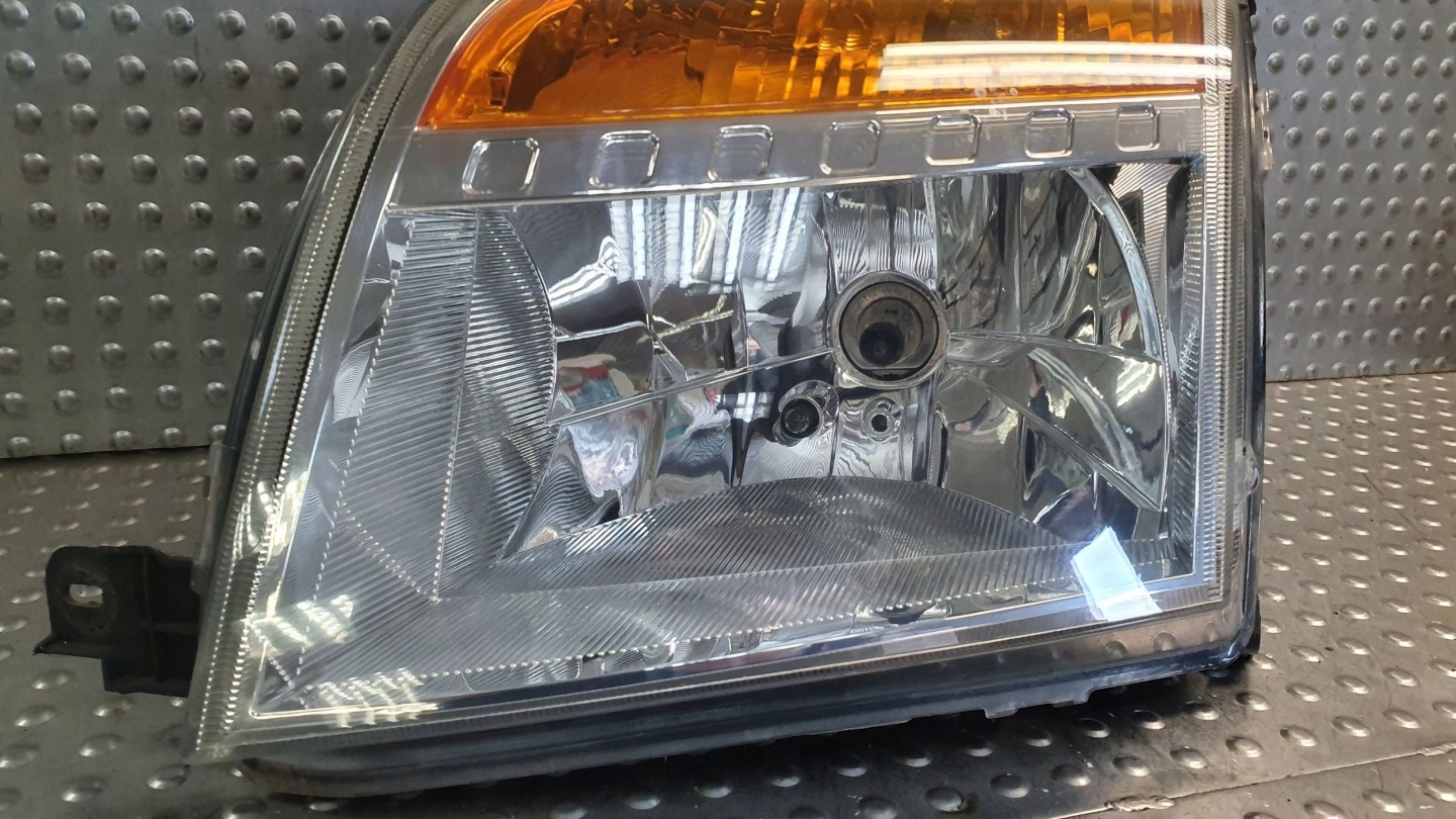 light front left FORD FUSION LIFT 02