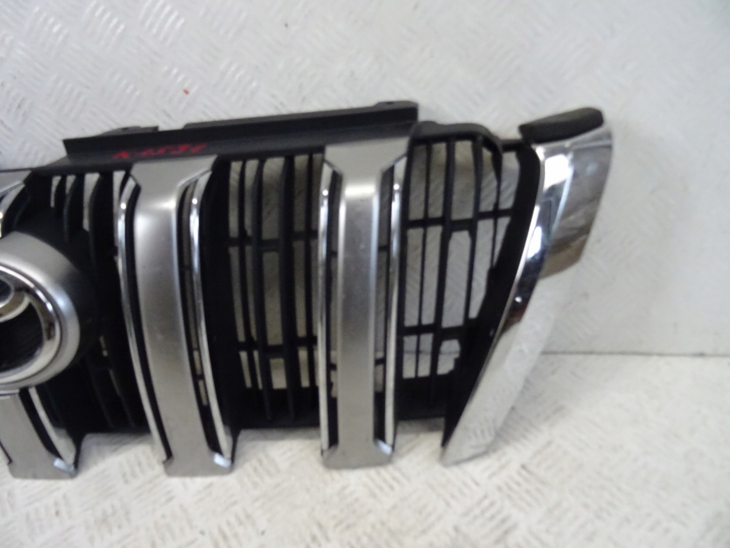 grill grille front front TOYOTA LAND CRUISER 150 53143-60030
