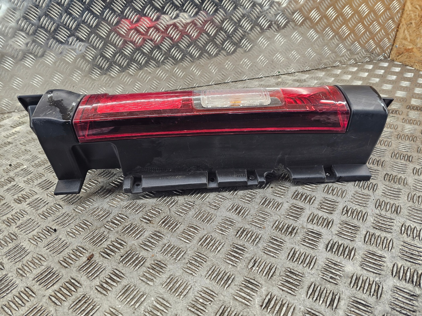 TRAFIC III VIVARO B 14- light left rear part 265556737R