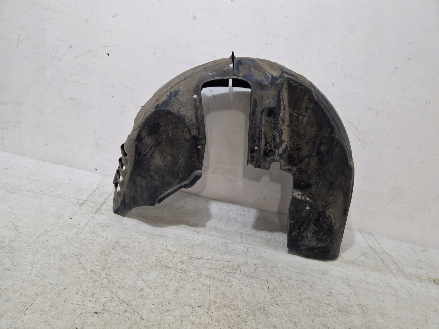 DODGE CHARGER 2015- mudguard left rear part original 68205939AE