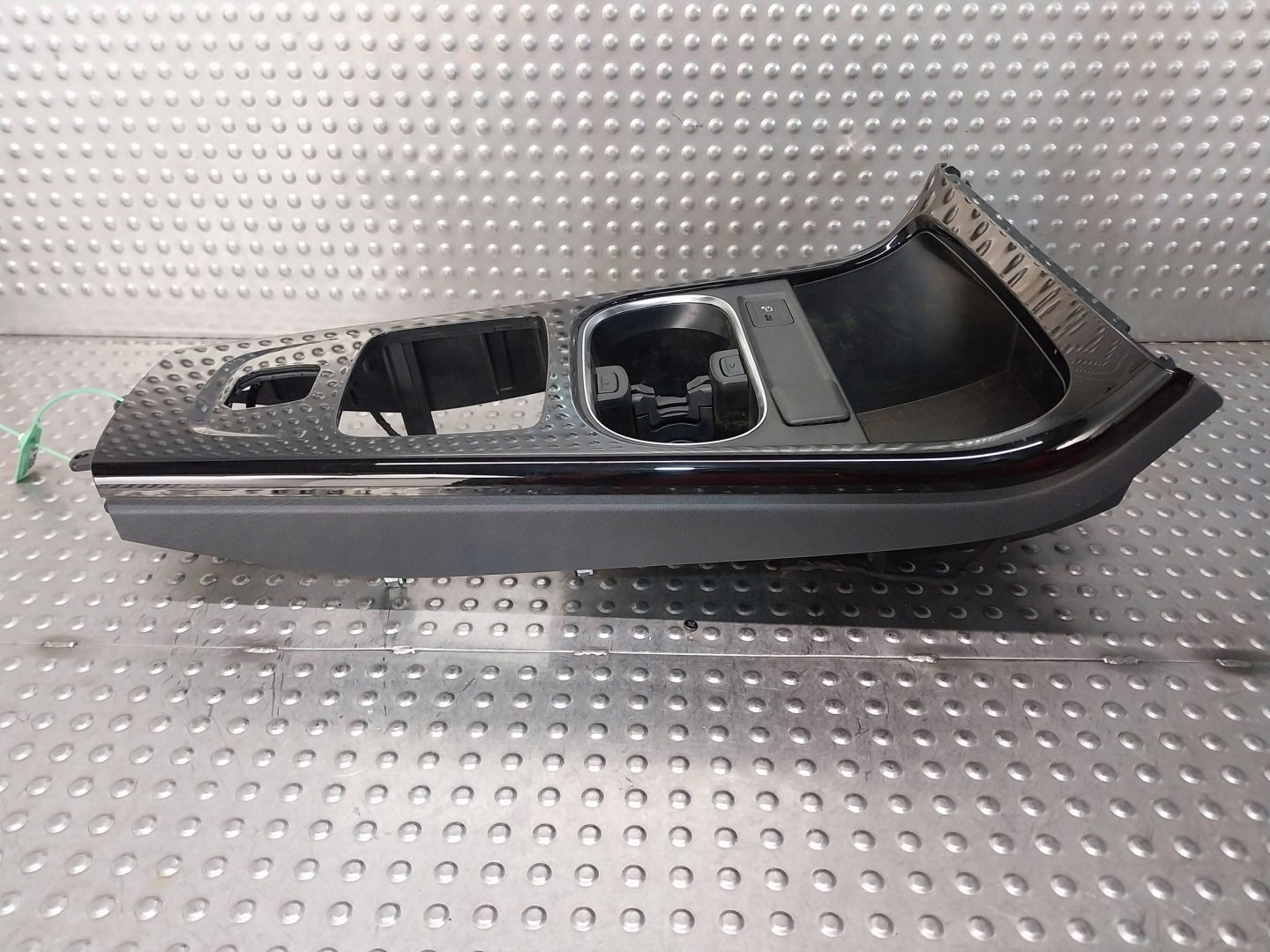 TUNEL mitte PANEL DEKOR A1776803603 MERCEDES A KLASA W177
