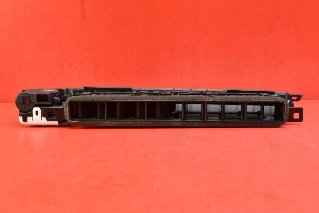 grid air conditioning devices left 2735047X TESLA MODEL Y 20