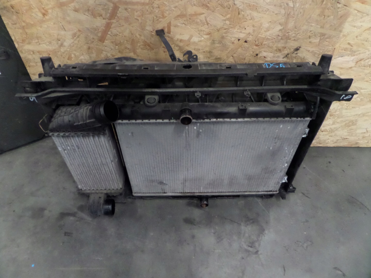 Citroen DS5 front body wall z chlodnicami 2.0 HDI