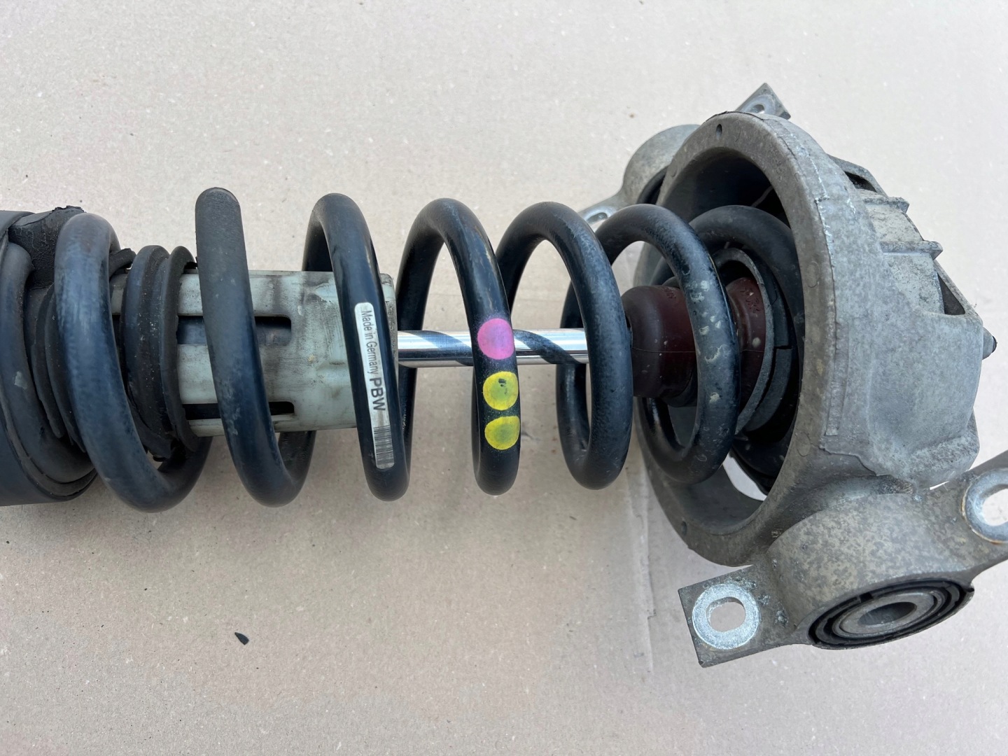 AUDI Q7 4L shock absorber rear part left right rear 7L8512021BF