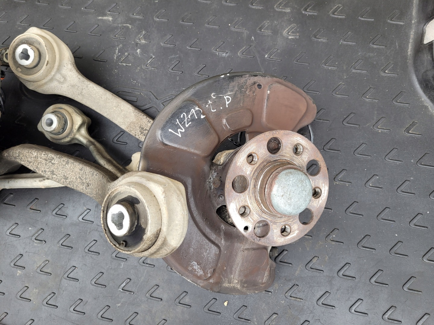 swing front right left MERCEDES W212 E300 2.2