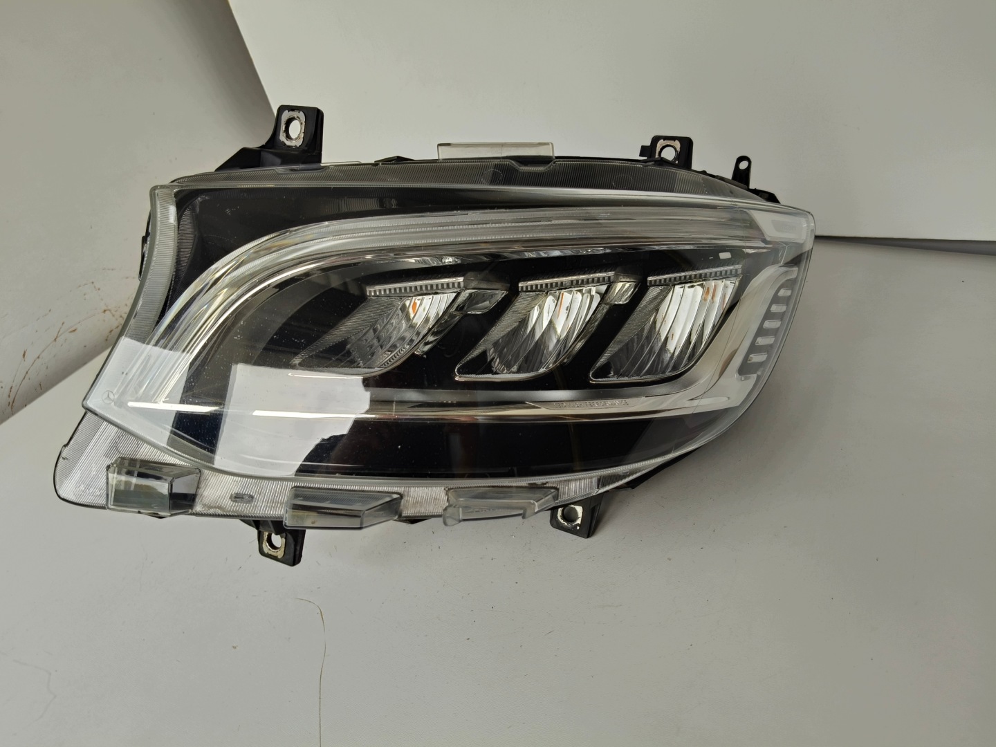 light left REFLEKTOR MERCEDES SPRINTER W907 W910 18- FULL LED
