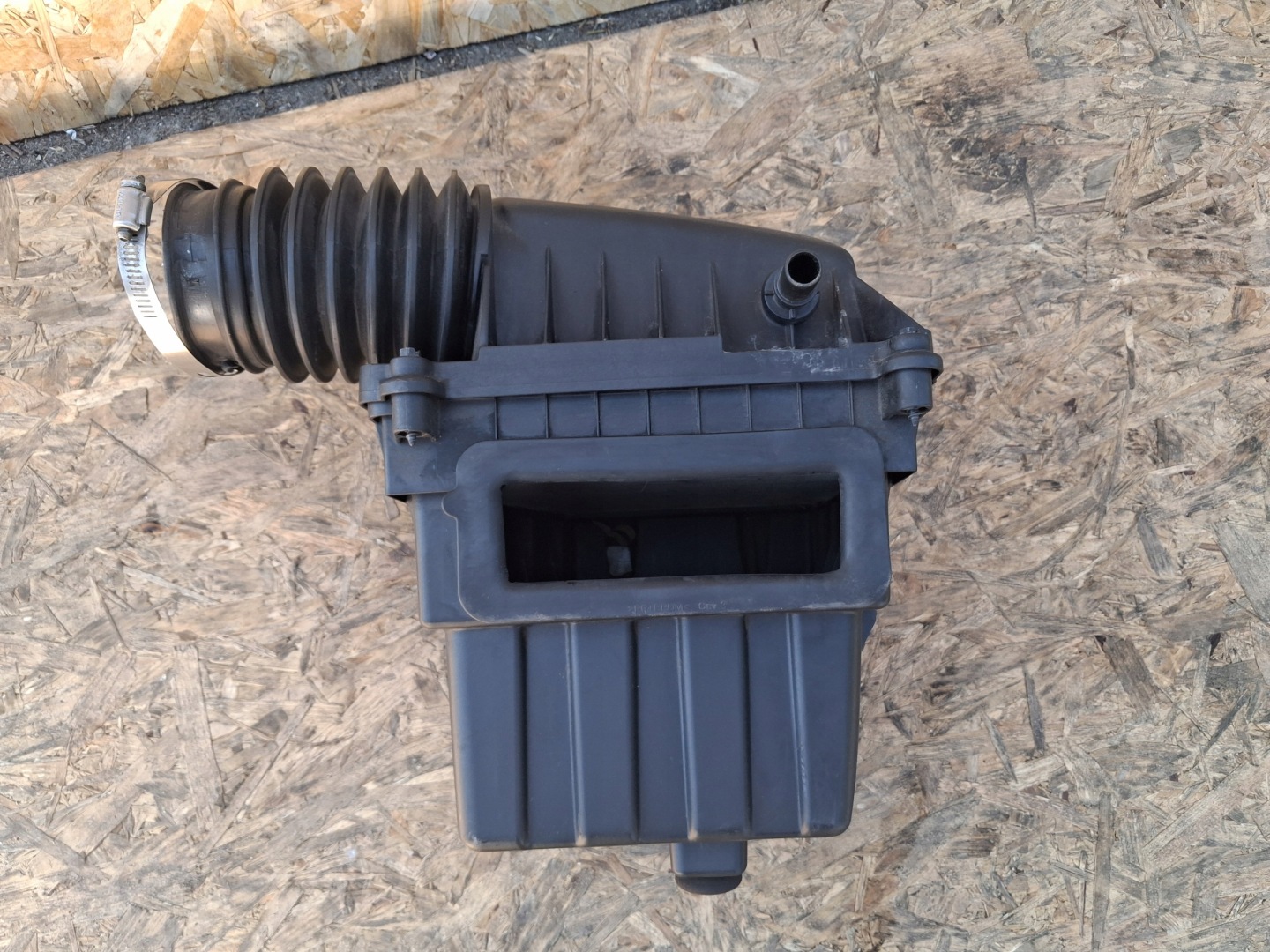 Gehäuse filter luft CHRYSLER PACIFICA 16- 3.6 68188641AA