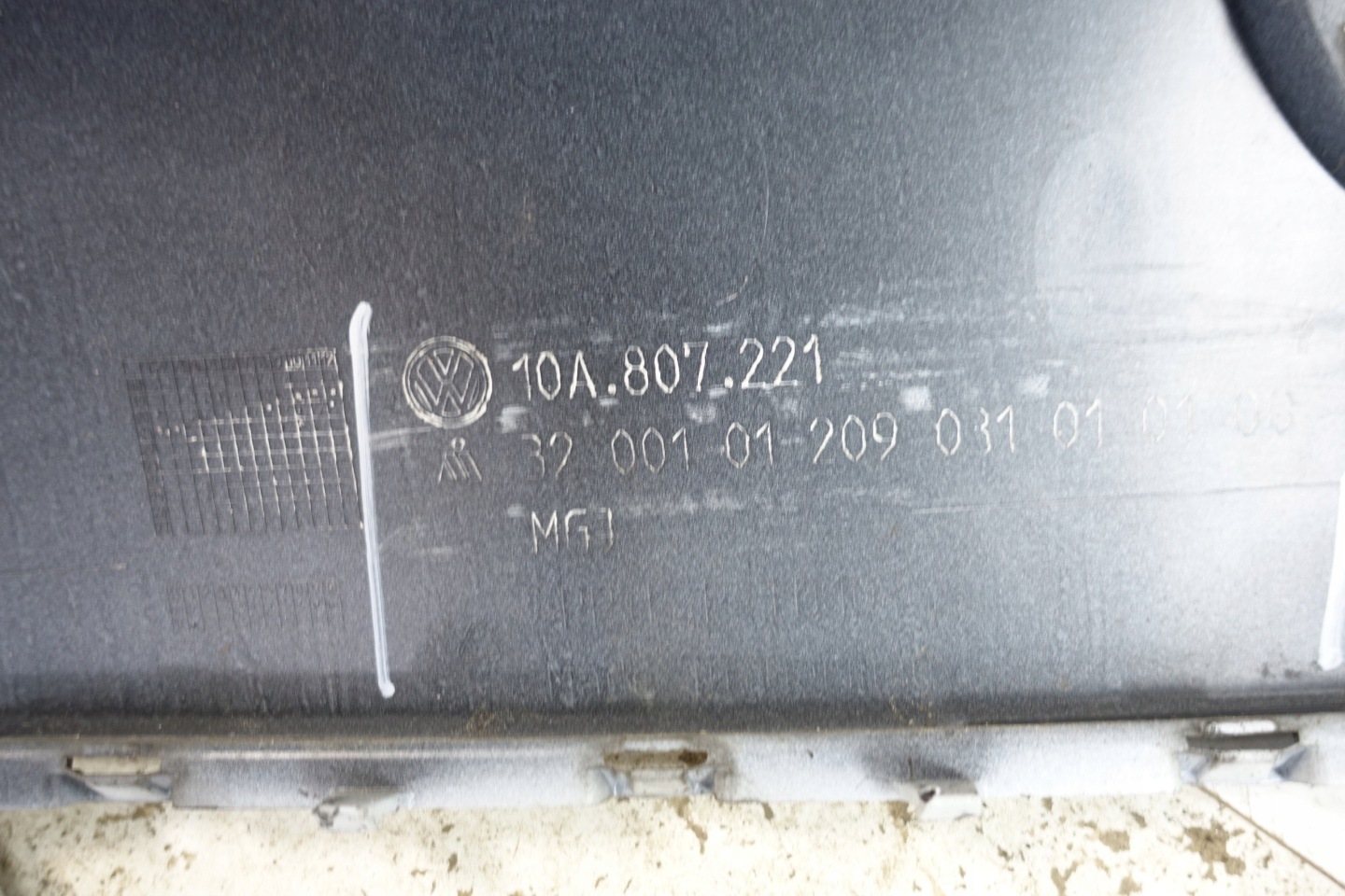 VW VOLKSWAGEN ID3 ID.3 bumper front front 10A807221
