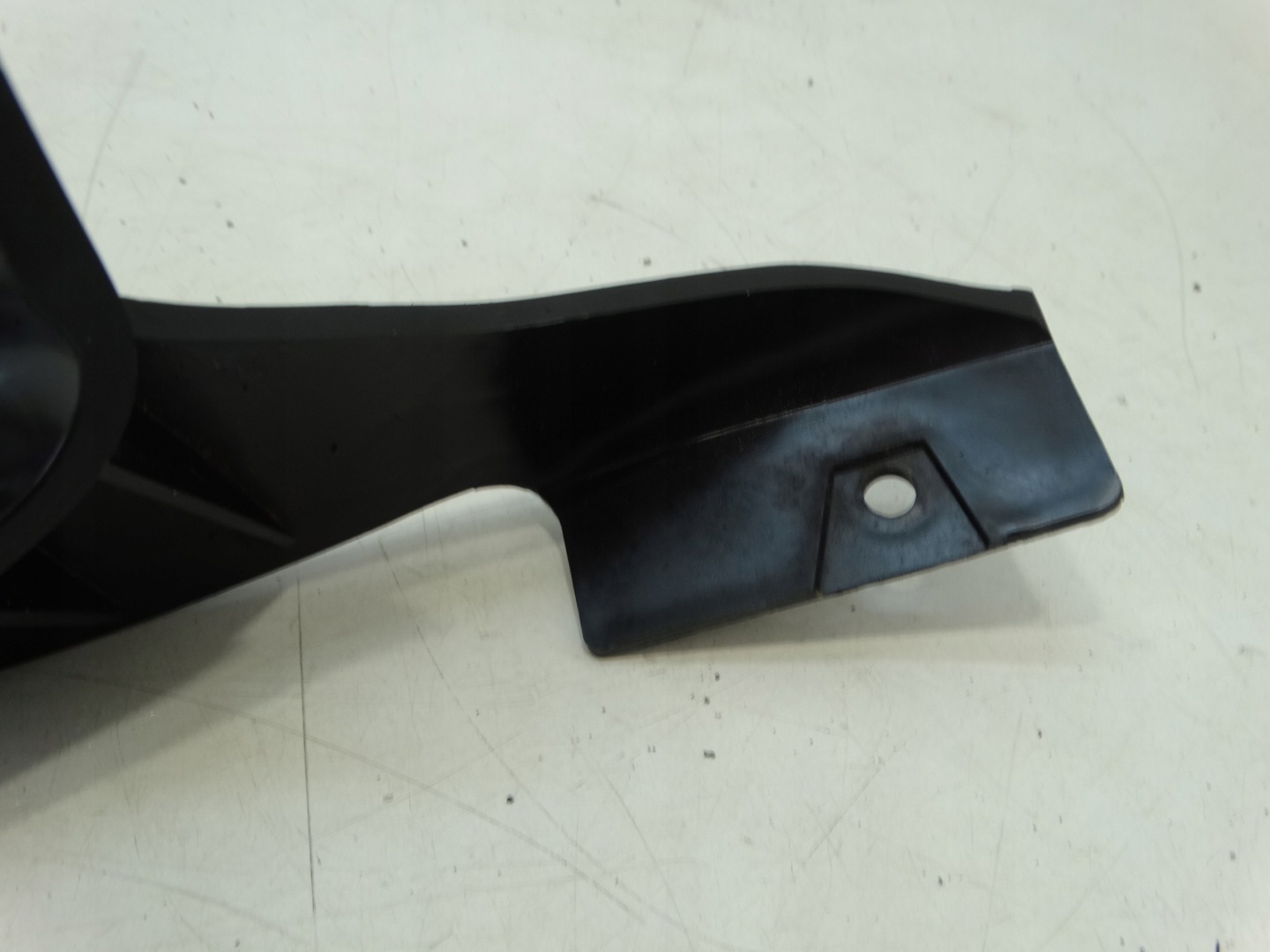 Supporto parafango Destra Anteriore CITROEN C4 CACTUS 2016R. 9805295480