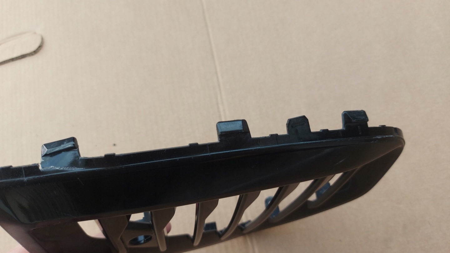grid spoiler of a bumper right right front front VOLVO XC60 II R-design