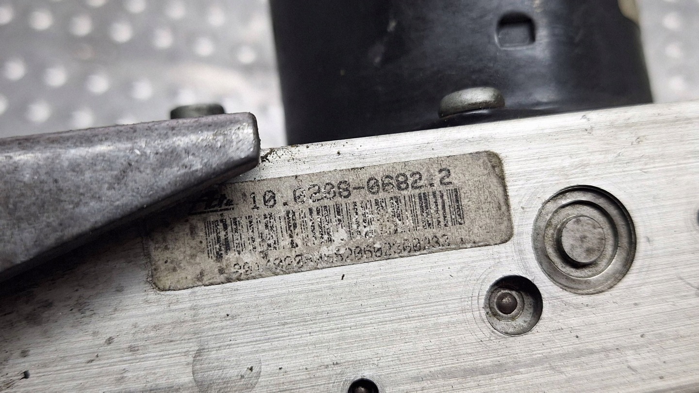 pump control unit ABS A2095450332 A0044311912 MERCEDES C W203 CLK W209