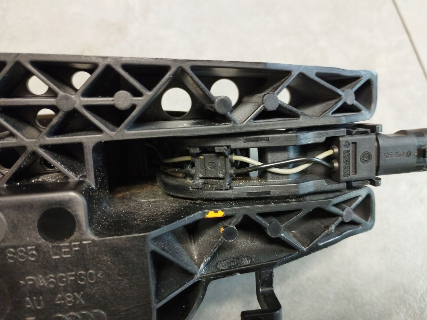 Audi A5 Sportback 8TA 2016 handle left front LY9T KESSY