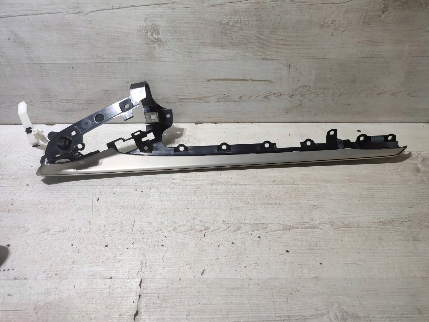 Lexus RC 2019 left side moulding door