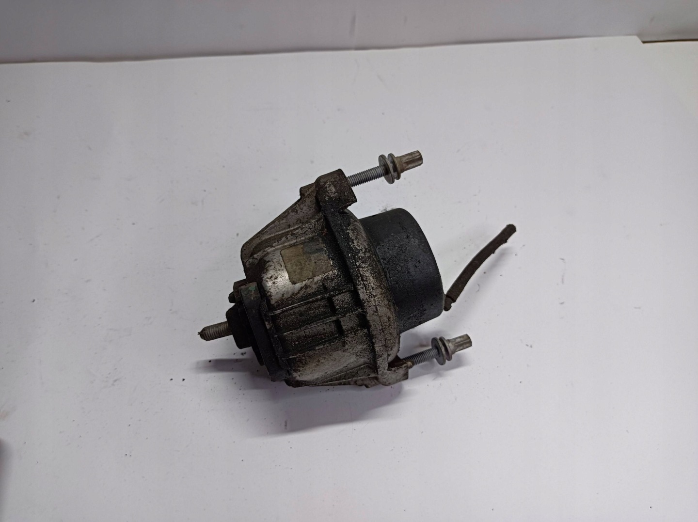 engine mount BMW E81 E87 E90 E91 13981112