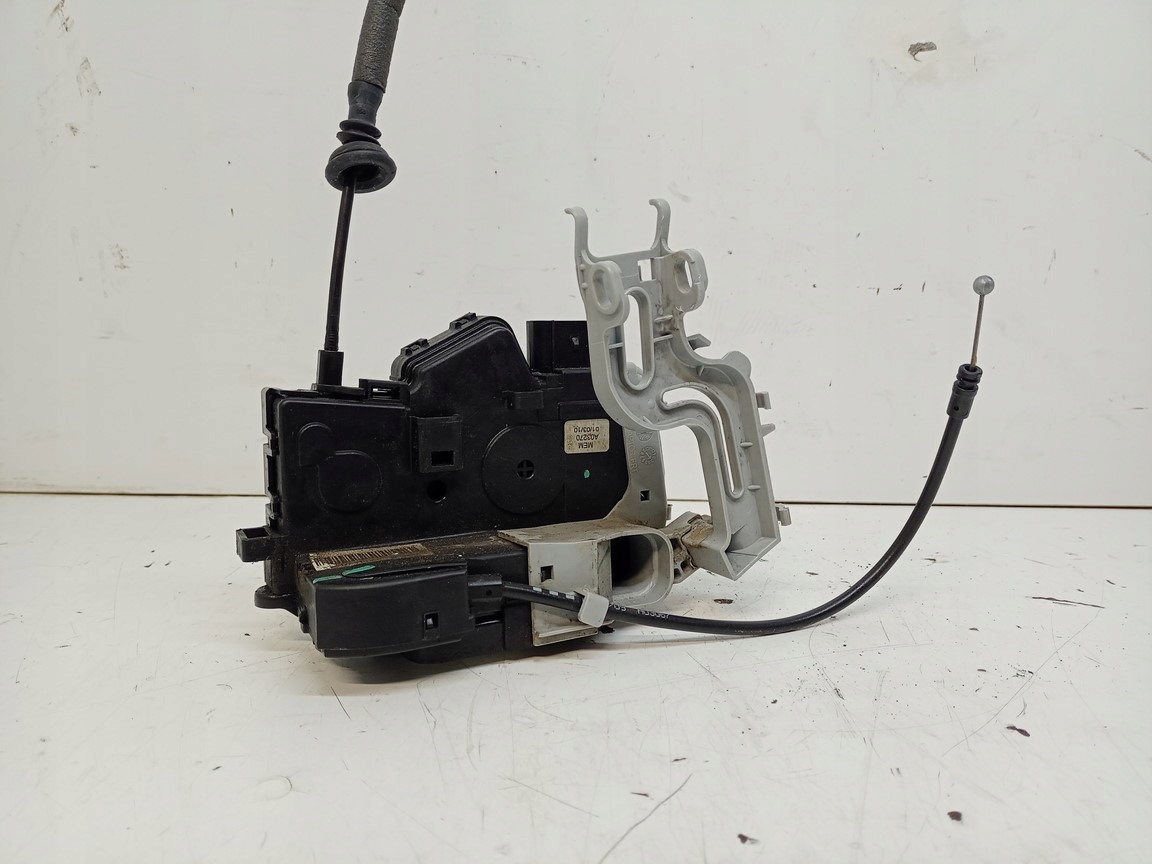 KIA VENGA lock door left front 81310-1P060 7 PIN