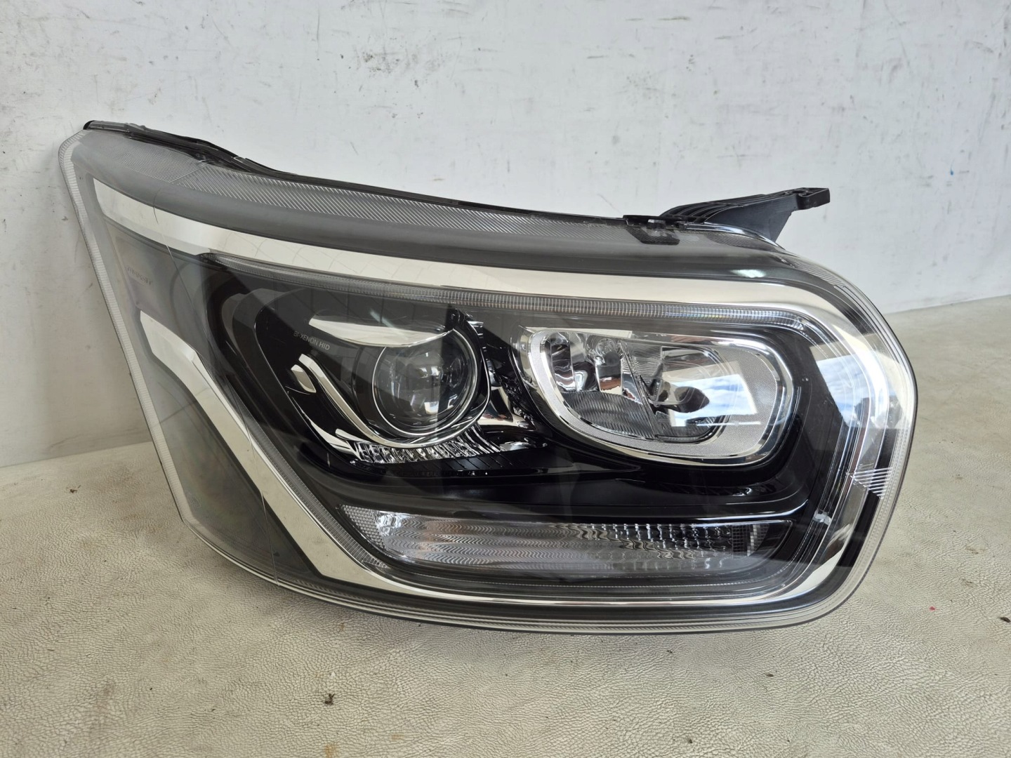 FORD TRANSIT MK8 LIFT 18- light right front front BI-XENON LED