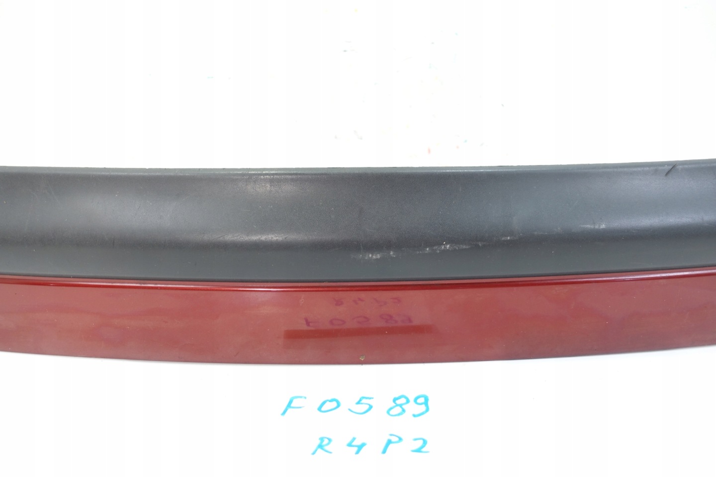 RENAULT LAGUNA and cap moulding bonnet 7700420428