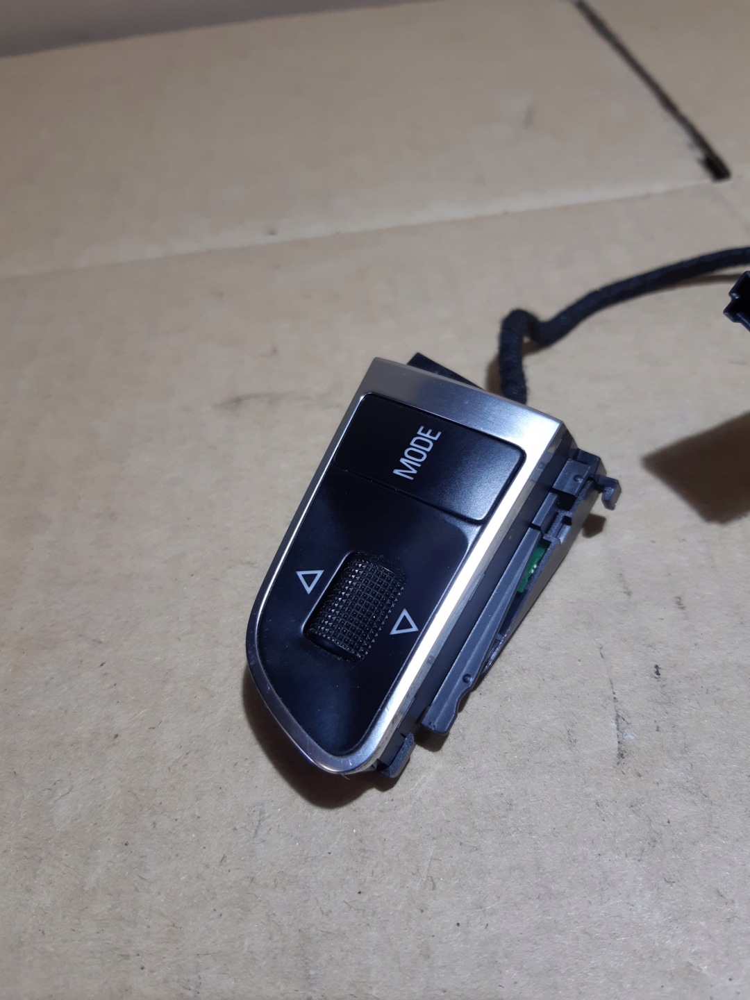 AUDI A5 8T Schalter PRZYCISKI MULTIFUNKCJI CHROM Schaltwippen 4E0951527AH