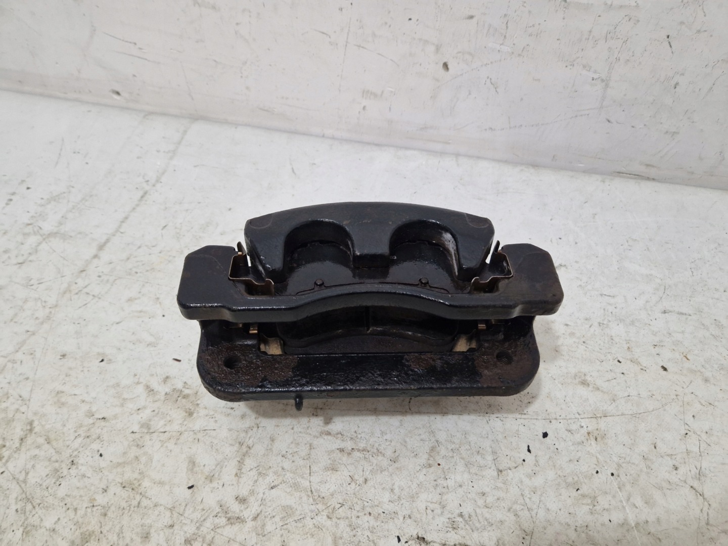 CADILLAC ESCALADE IV 15- 6.2 V8 caliper brake front front left L5101