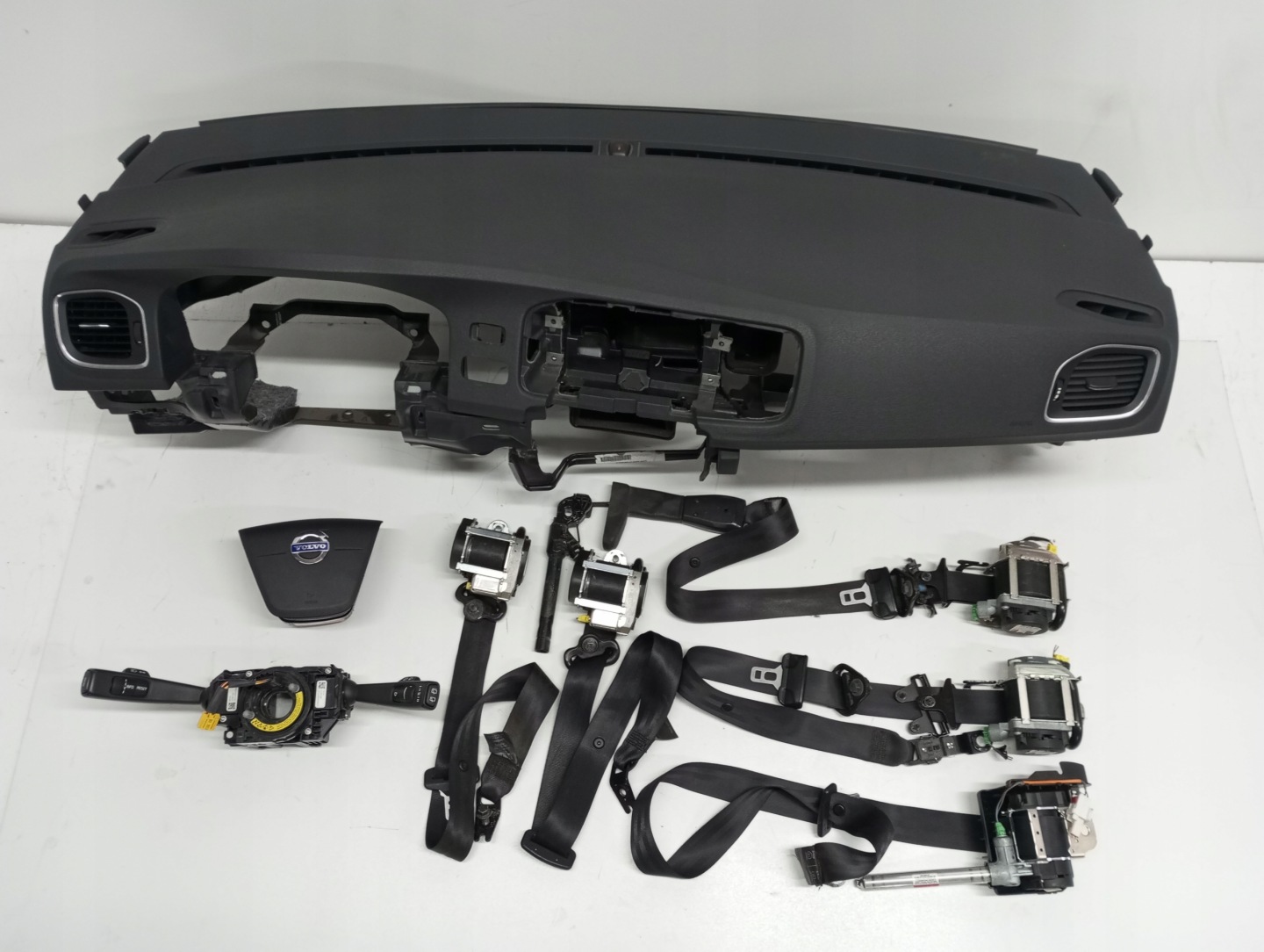 dashboard VOLVO V60