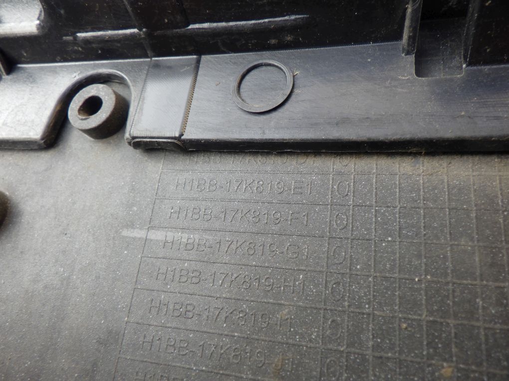 FORD FIESTA MK8 VIII 17- schwarzer grill frontstoßstange