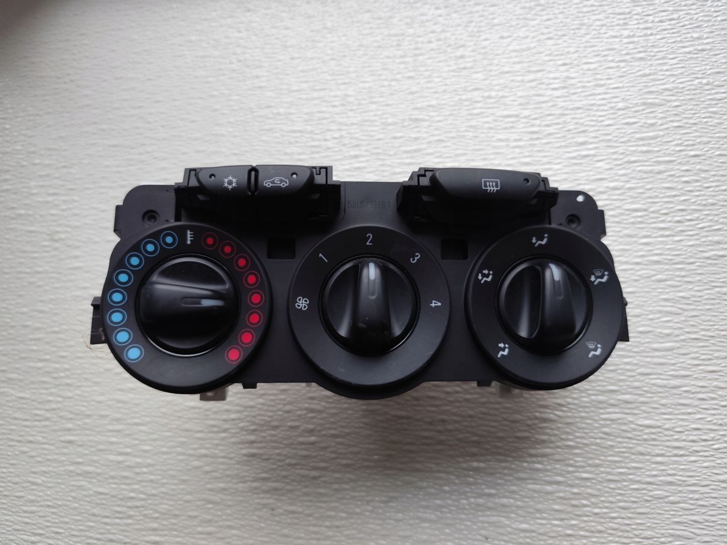 OPEL CORSA E 2015R PANEL Bouches buses 5E0943200