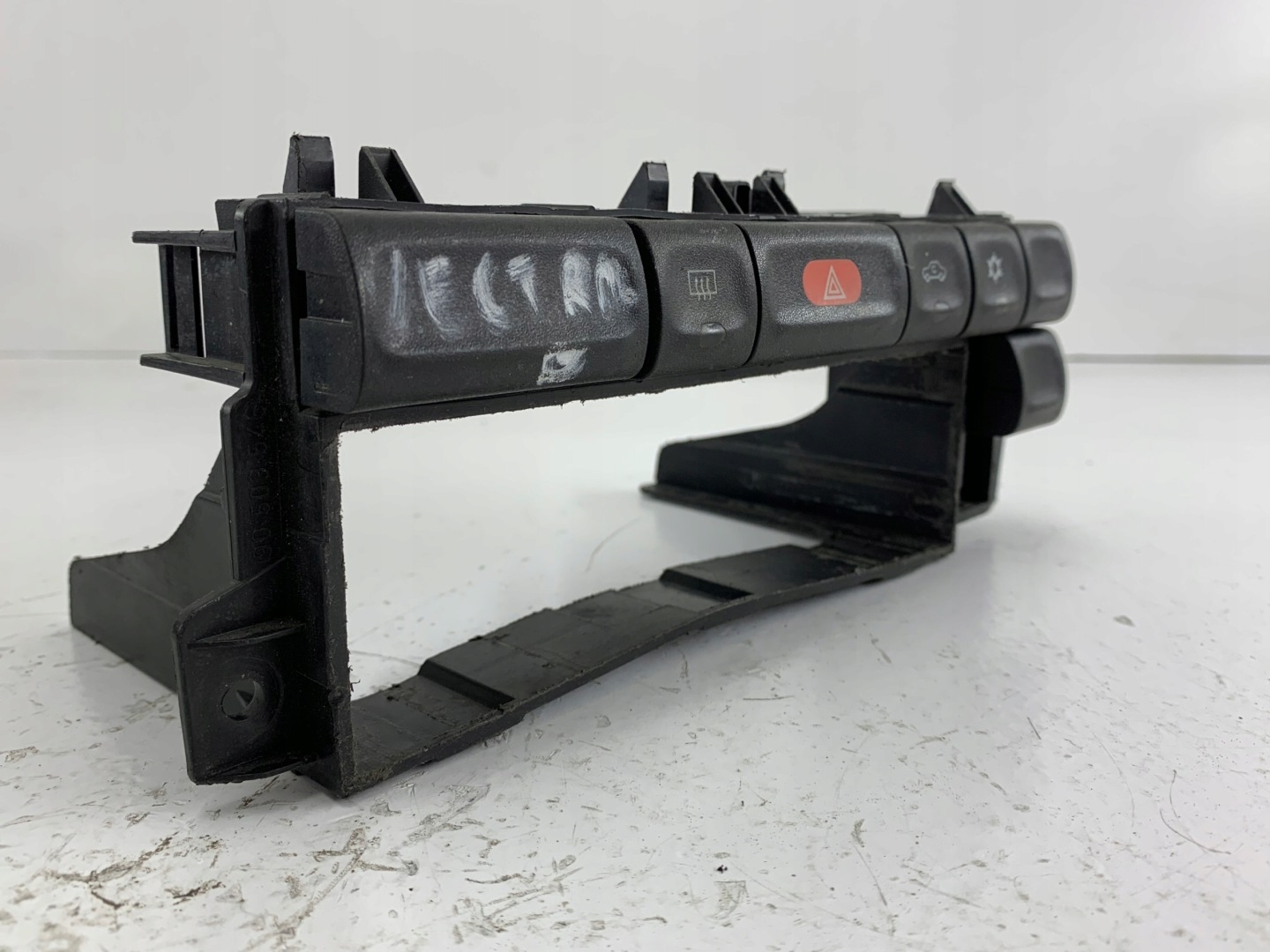 OPEL VECTRA B PANEL Leuchten des warnblickschalters 90503546