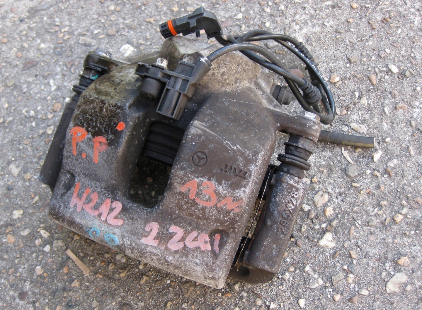 MERCEDES W212 LIFT E KLASA 13R caliper brake right front
