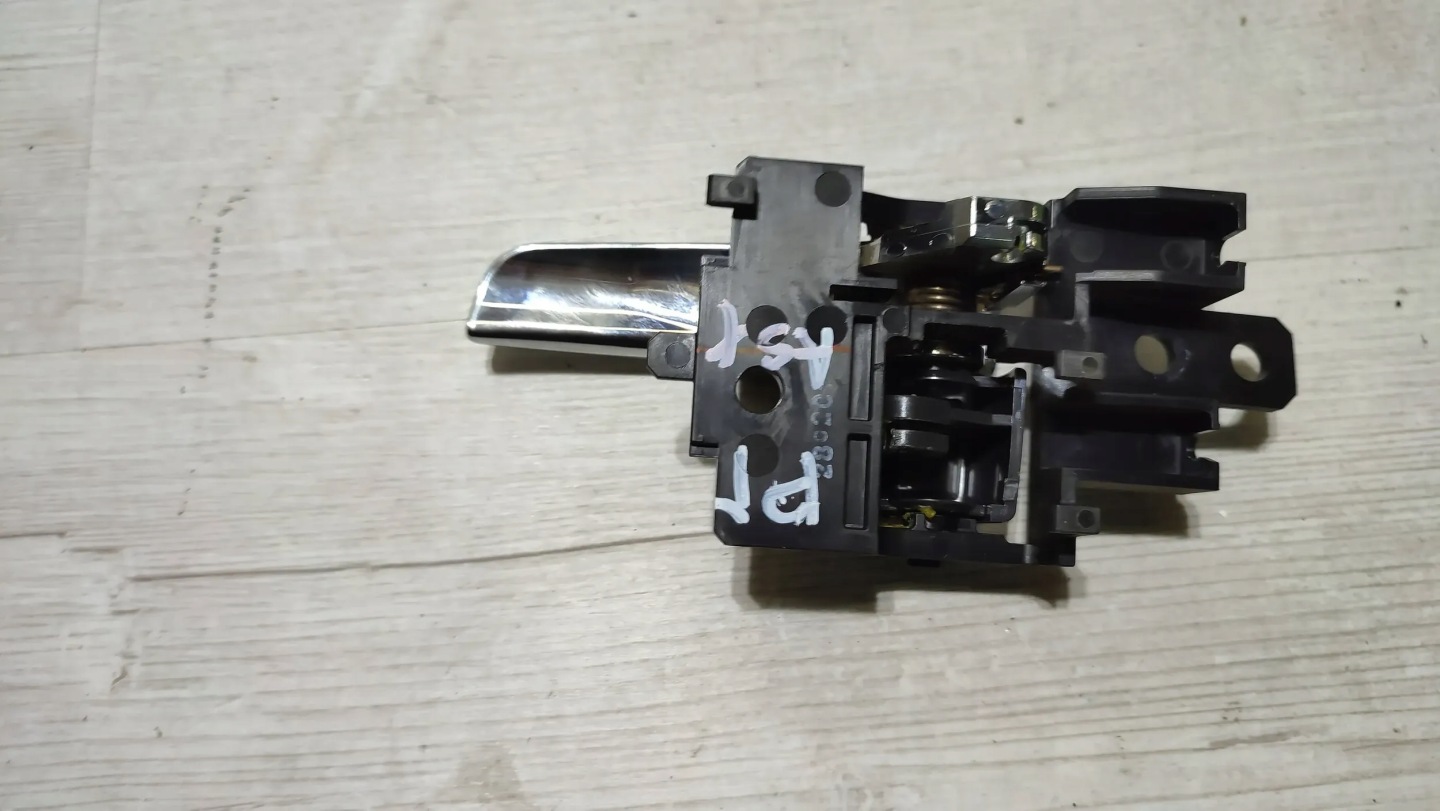 Mitsubishi ASX 18r. 1.6DiD rear part side right handles inner