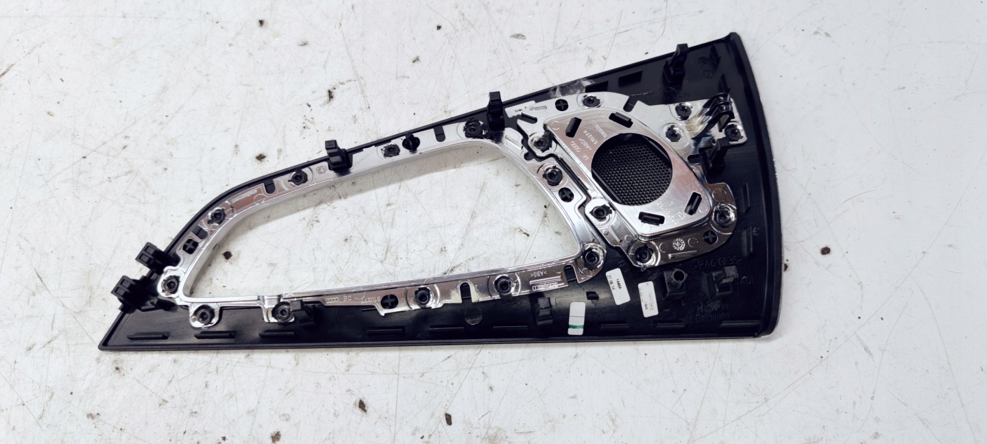 moulding DEKOR door AUDI A7 left rear part 4G8867419
