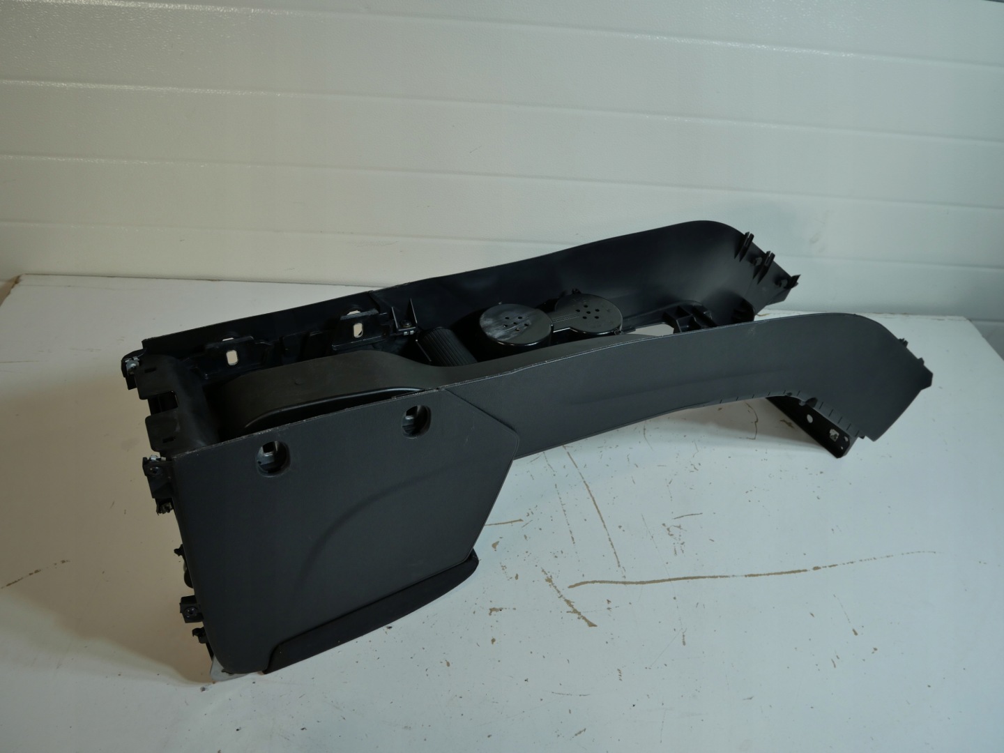 TUNEL armrest VW TIGUAN plus 5N0864251B