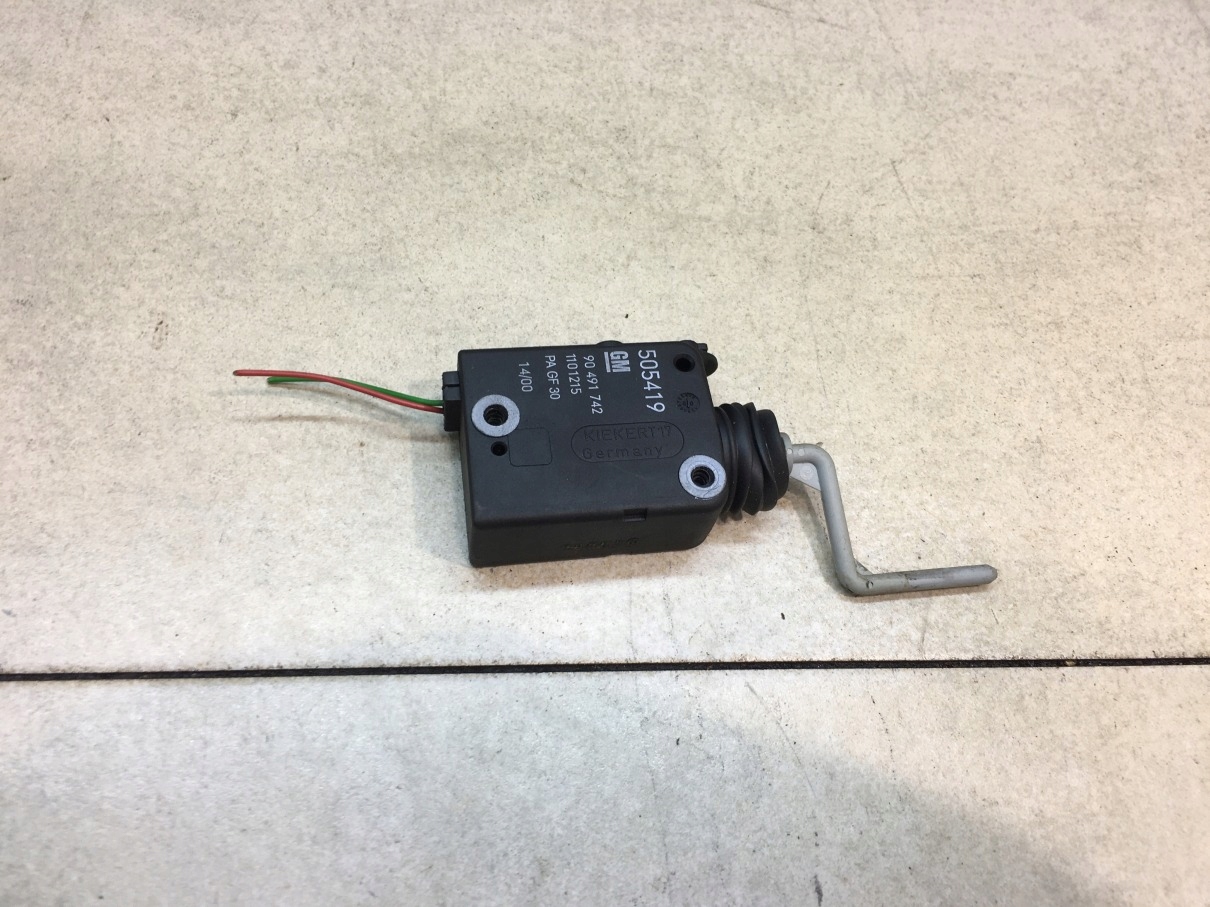Dämpfer heckklappe des Kraftstoffsbehälters OPEL OMEGA B 90491742