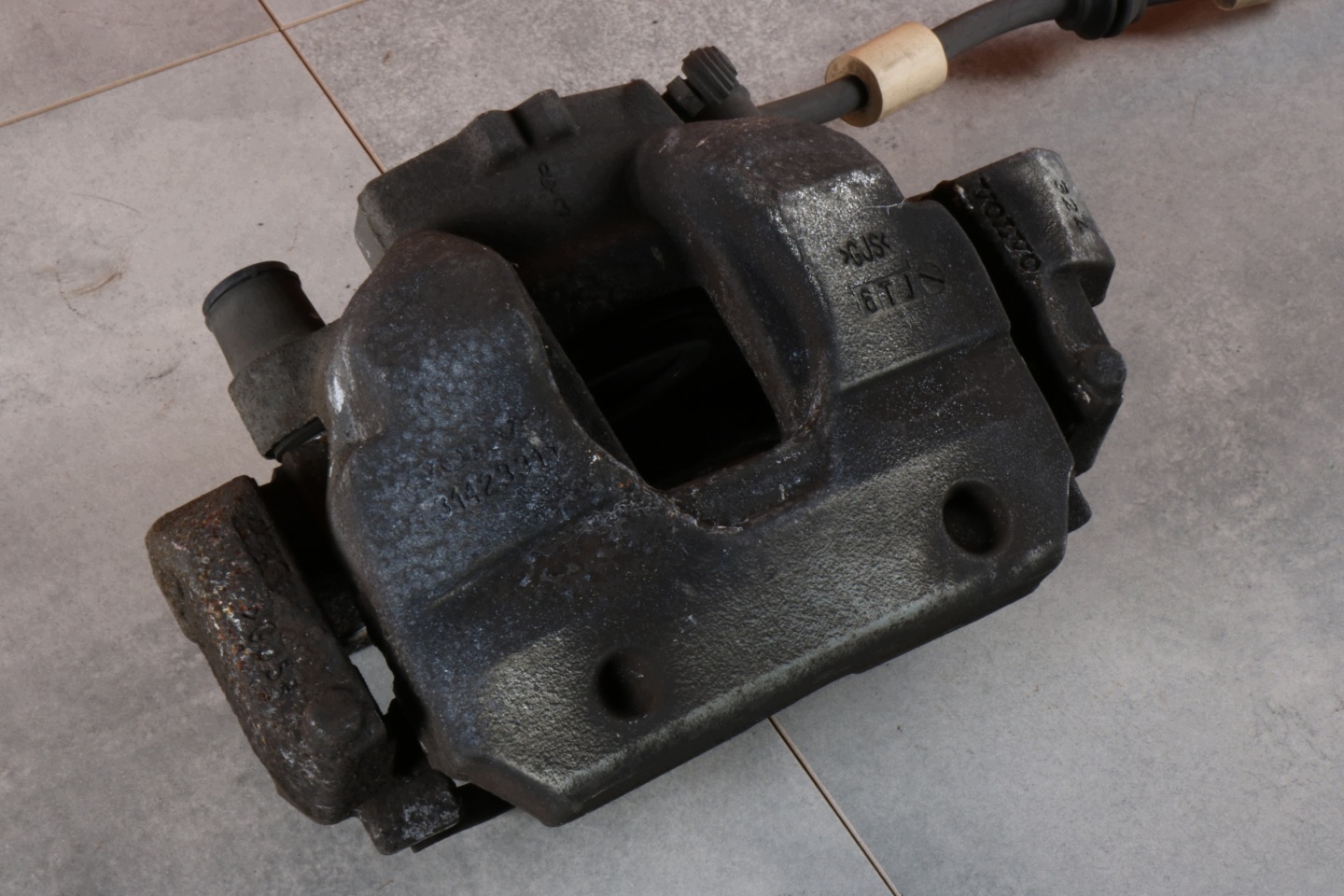 VOLVO XC60 and caliper brake left front 324mm 17" 31423311 36012490