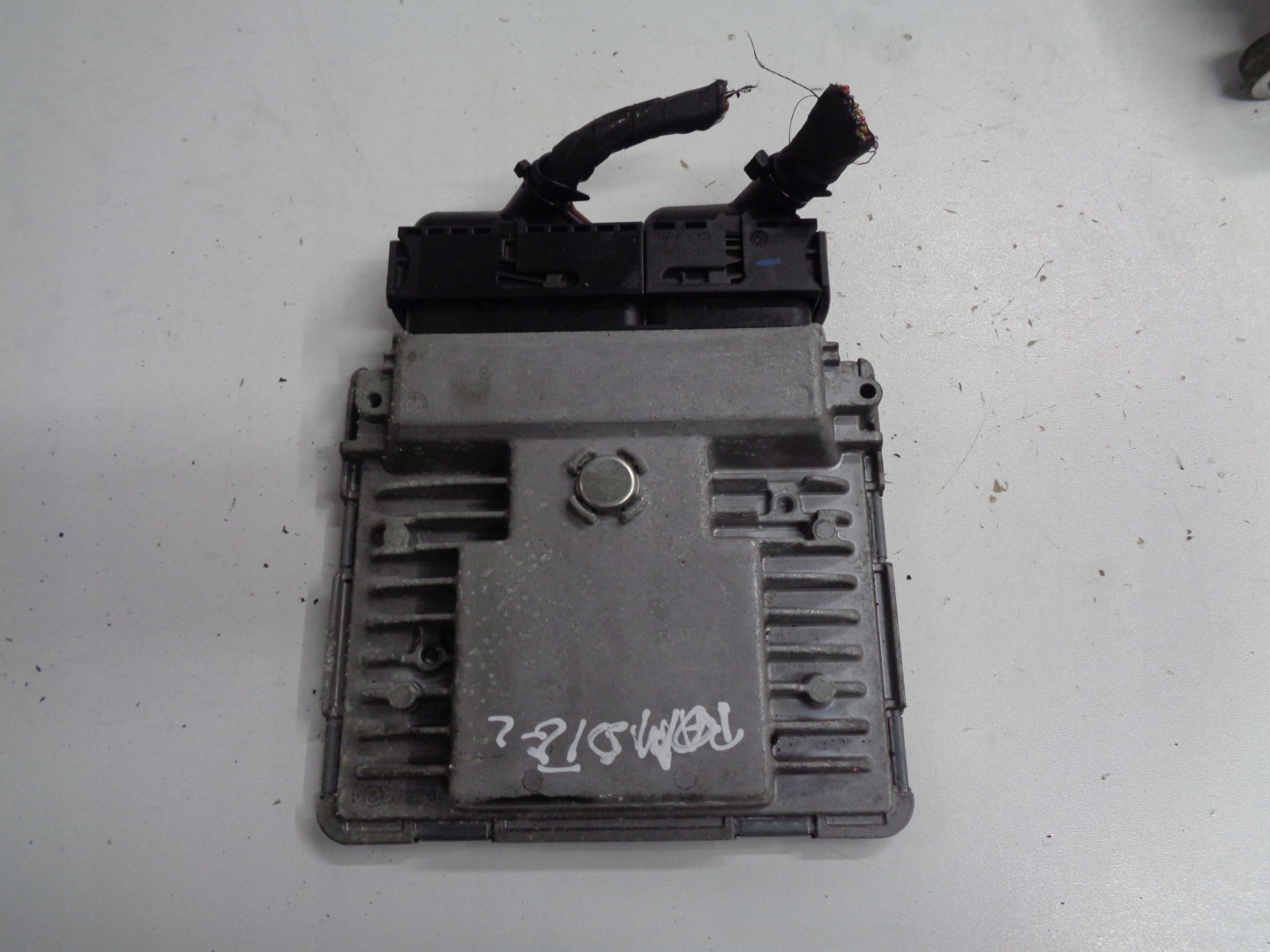 ROOMSTER 1.2 TSI CBZ computer control unit of the engine