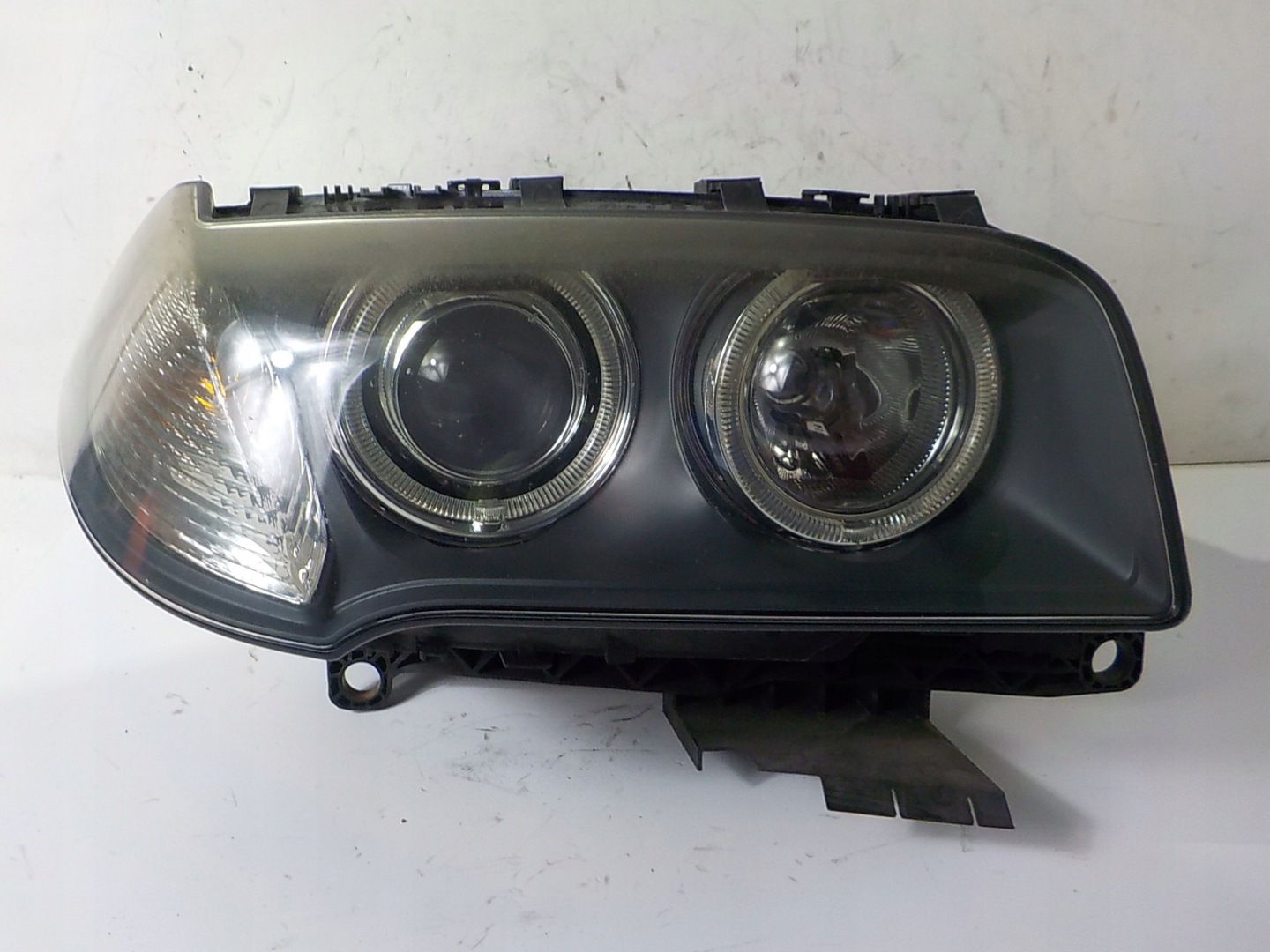 BMW X3 E83 XENON light right front front UK