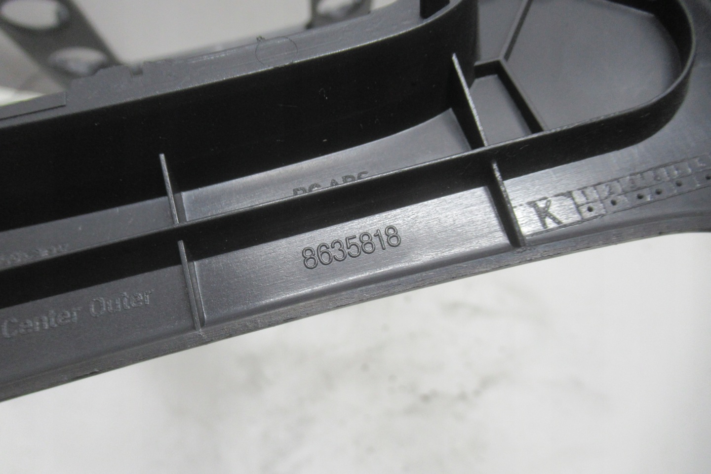 VOLVO V70 2.0 D 09R frame PANELU SRODKOWEGO 8635818
