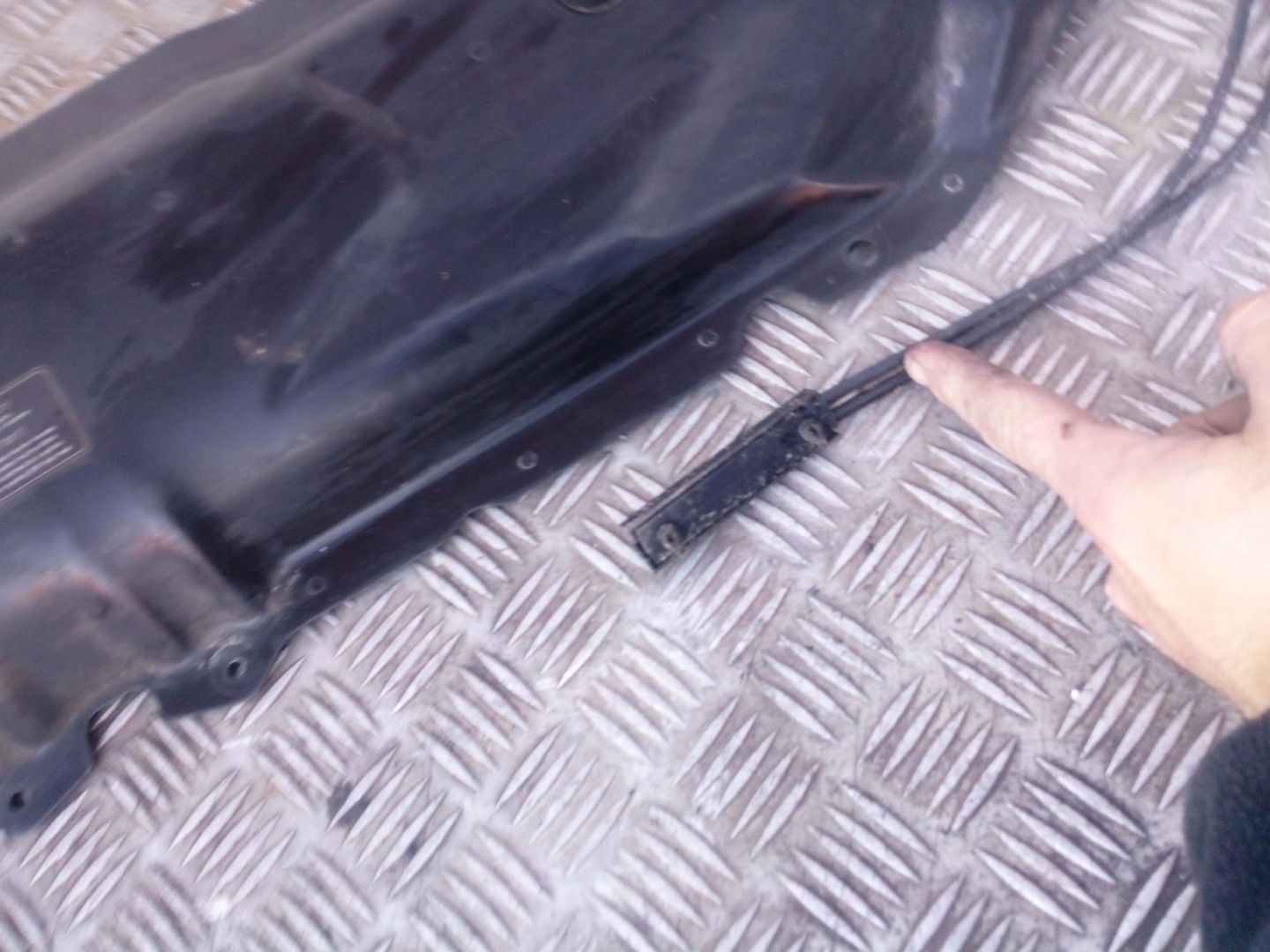 BMW E60 support panel for radiators pillar bonnets ZAMKI