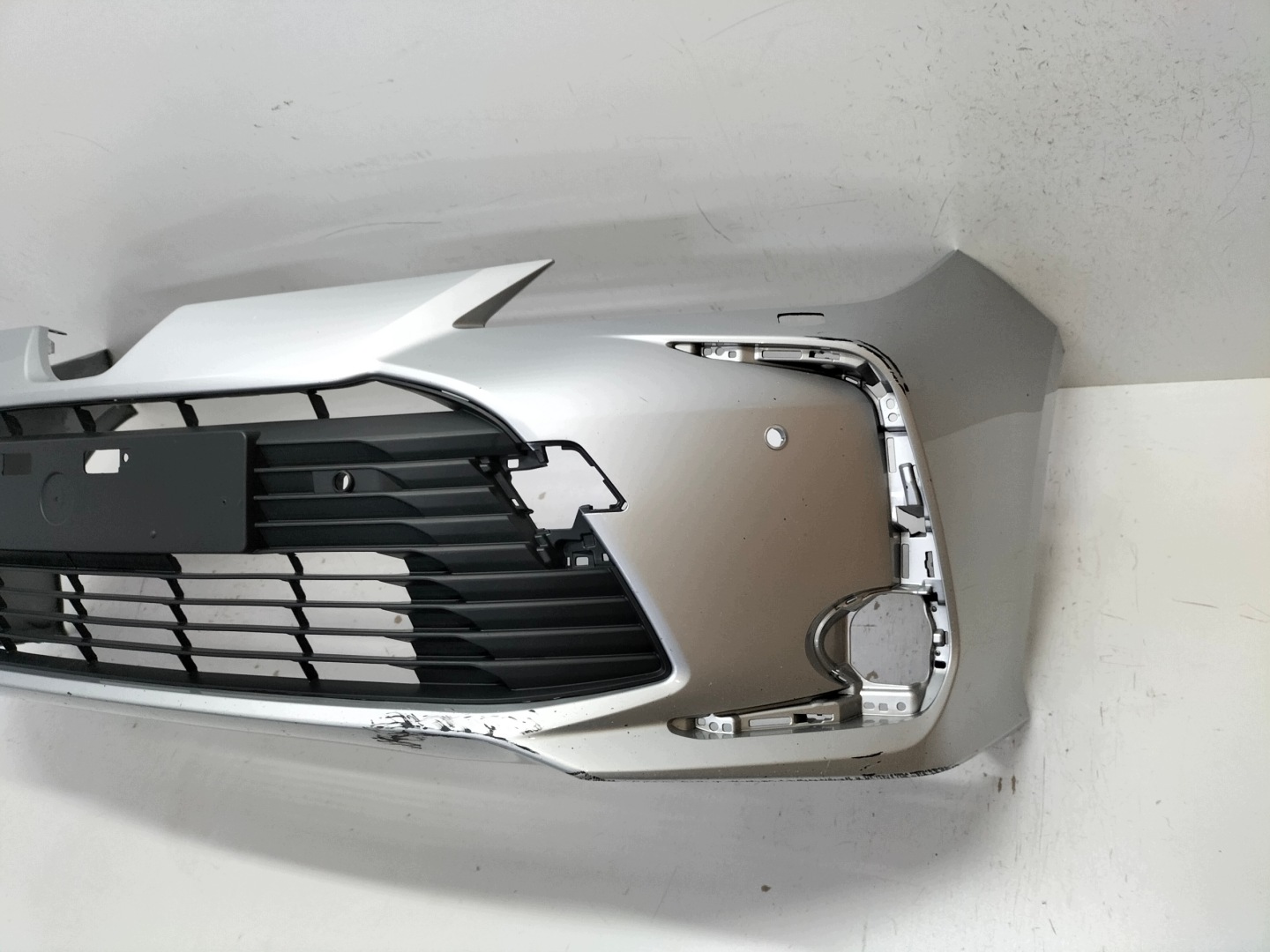 front bumper front TOYOTA COROLLA E21 18- sedan wersja below washers