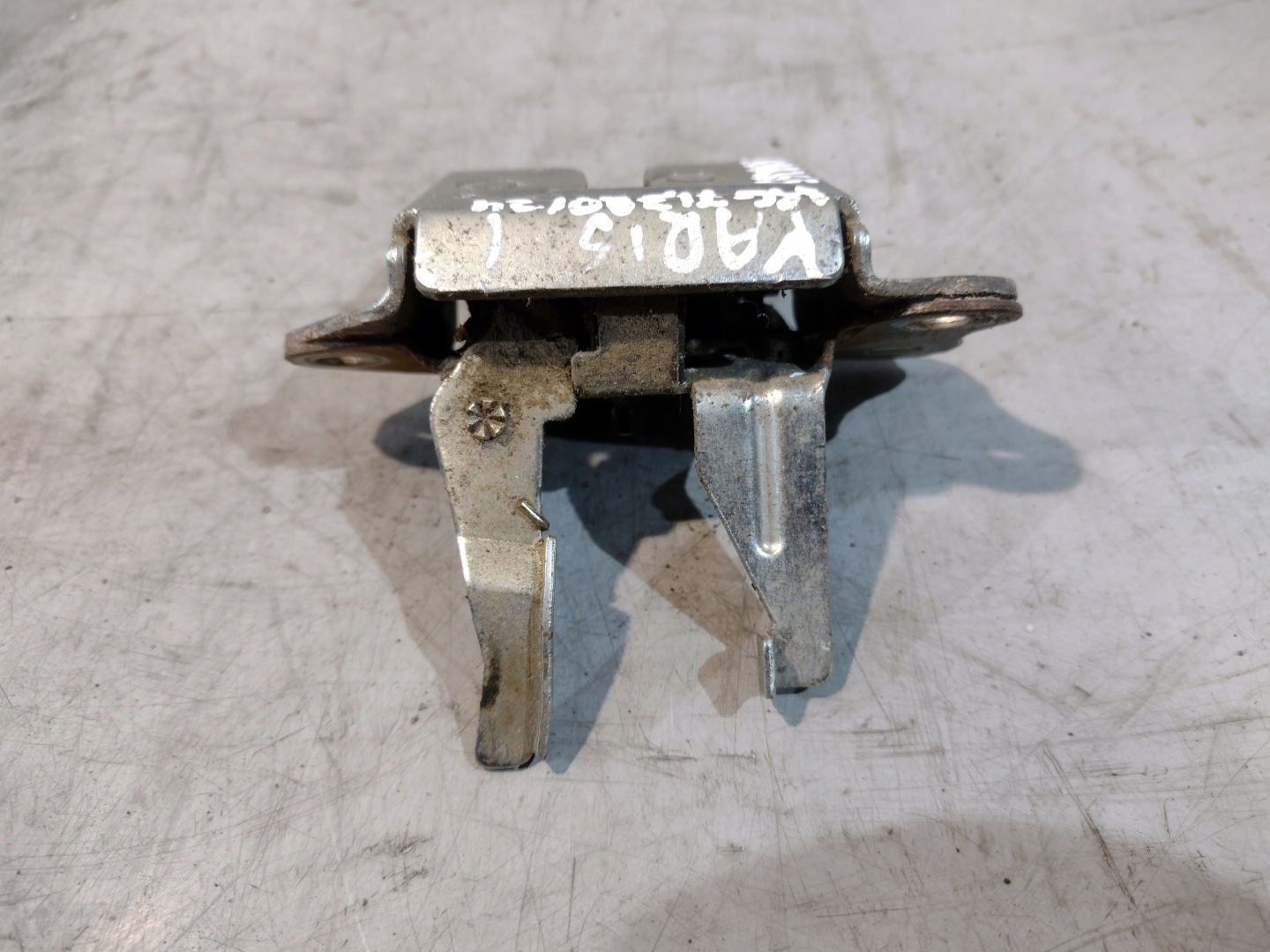 lock bonnet boot Toyota Yaris and 1 HB