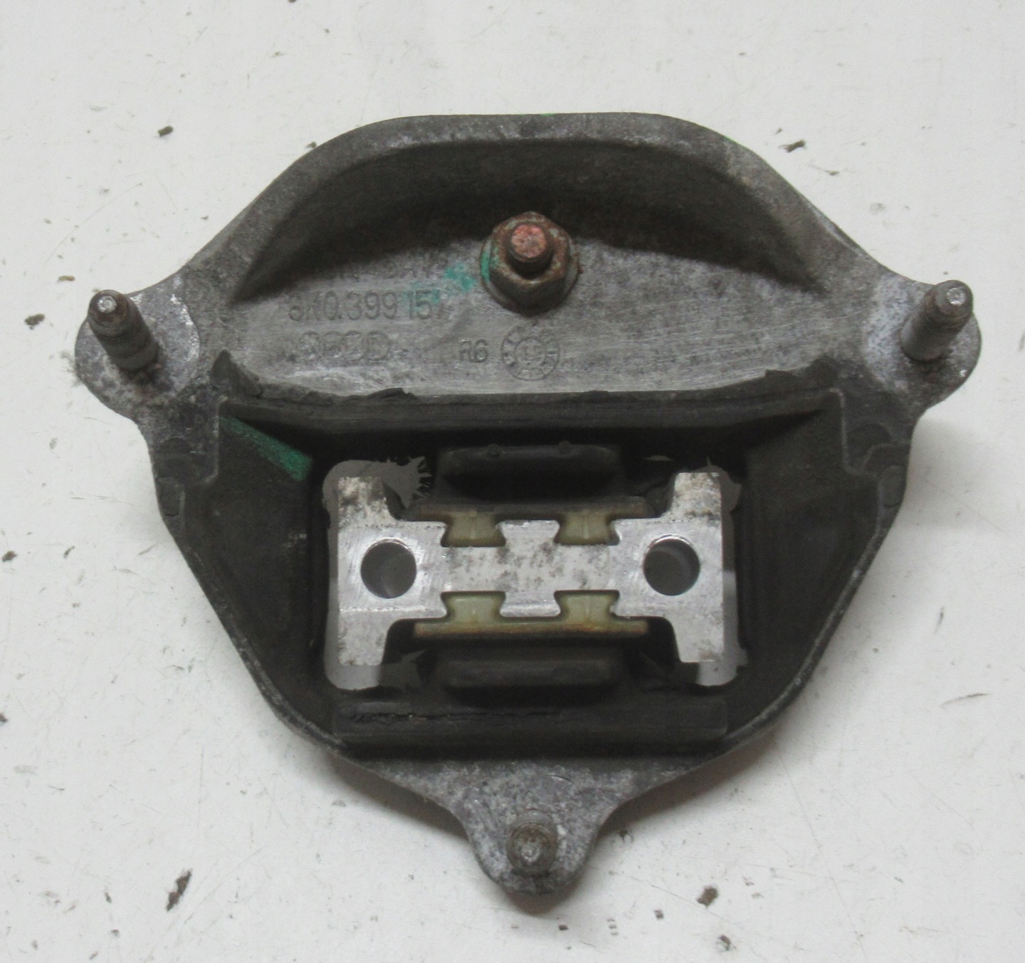 AUDI A4 B8 gearbox mount 8K0399151