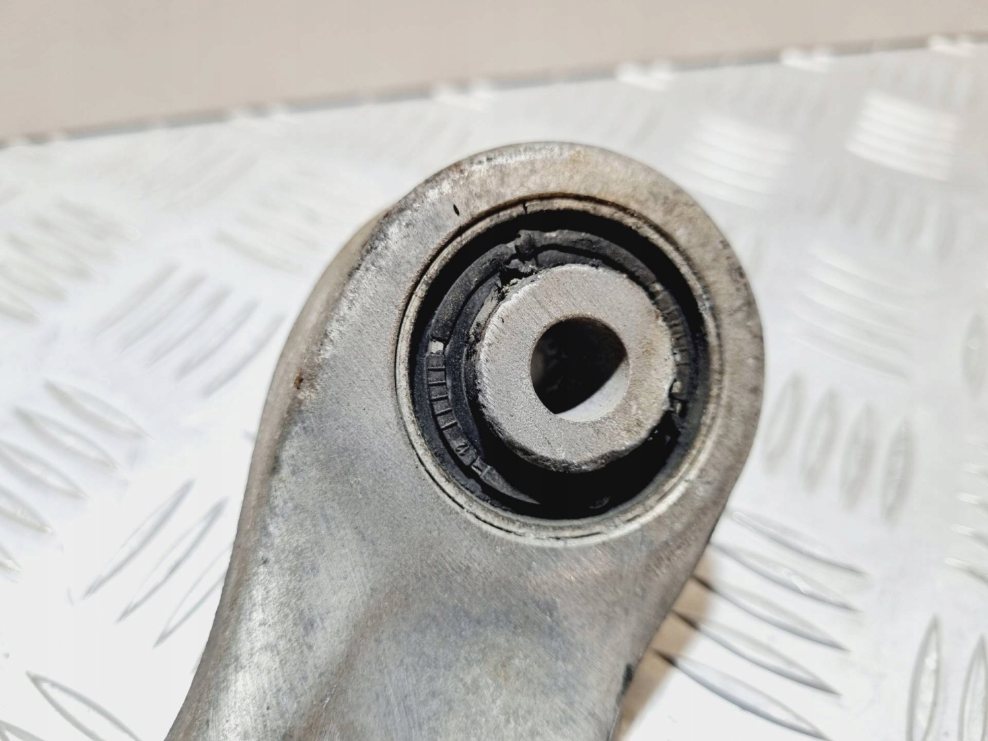 Querlenker heck links Seite Audi A5 8T 2008 8K0505323F