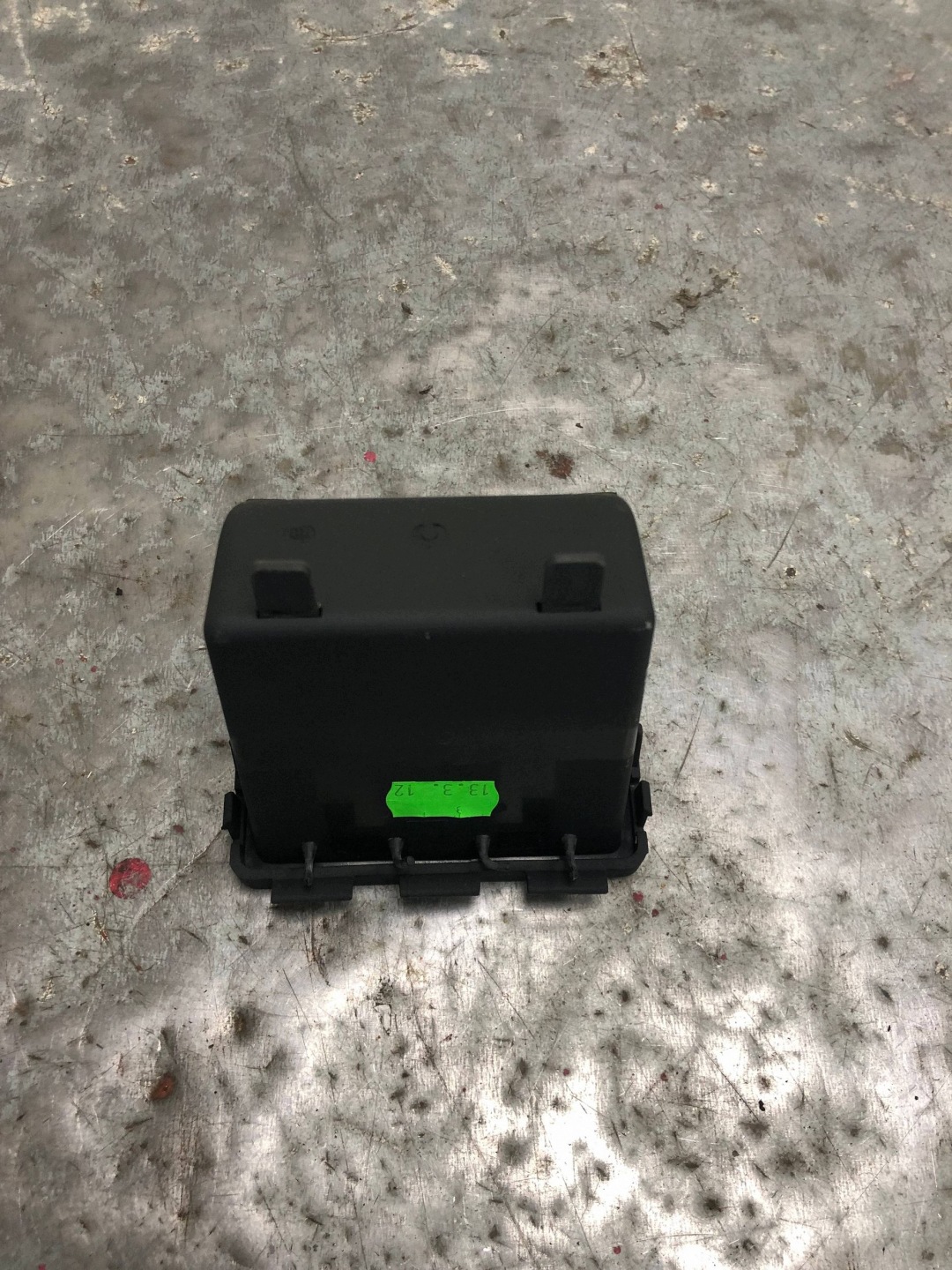 passenger compartment plato AUDI A3 8P LIFT 8P0863351D