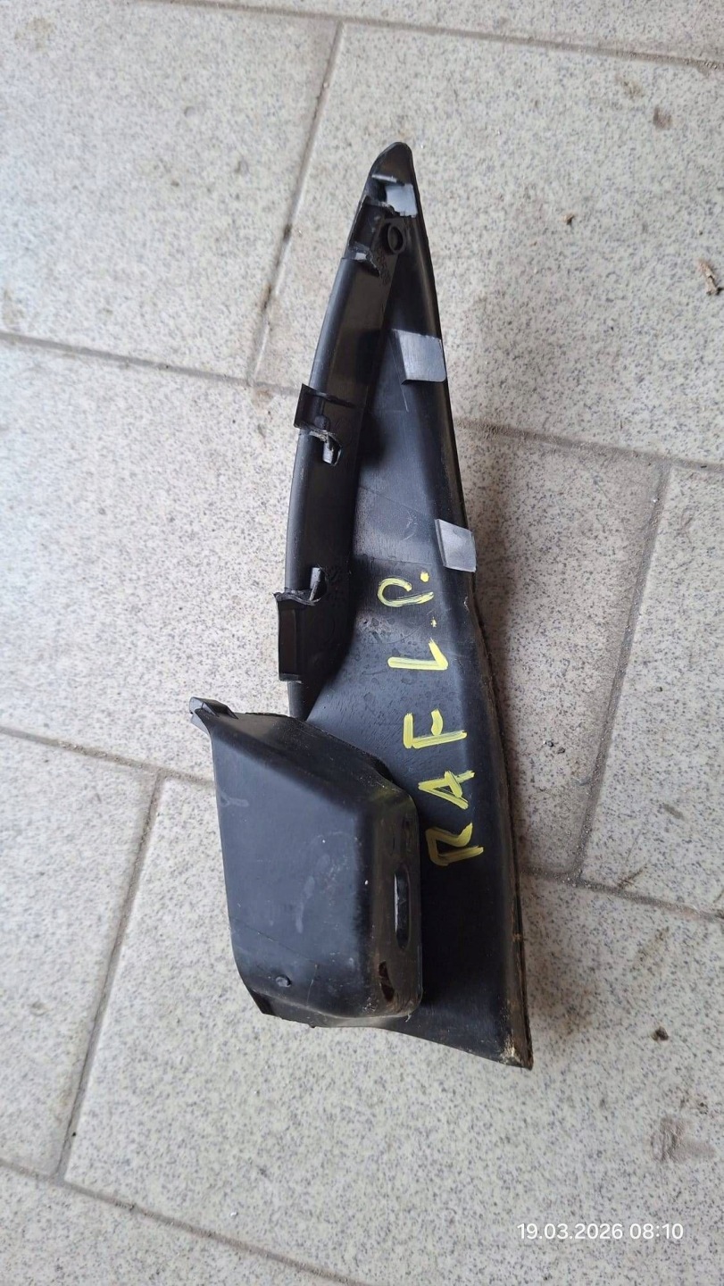 corner under the window left side Renault Rafale 668634331R
