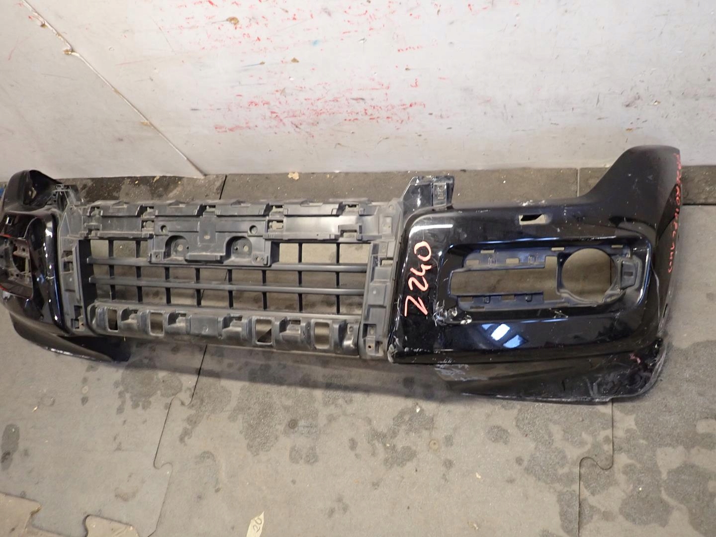 bumper front front MITSUBISHI PAJERO IV 2015- 6400G152ZZ